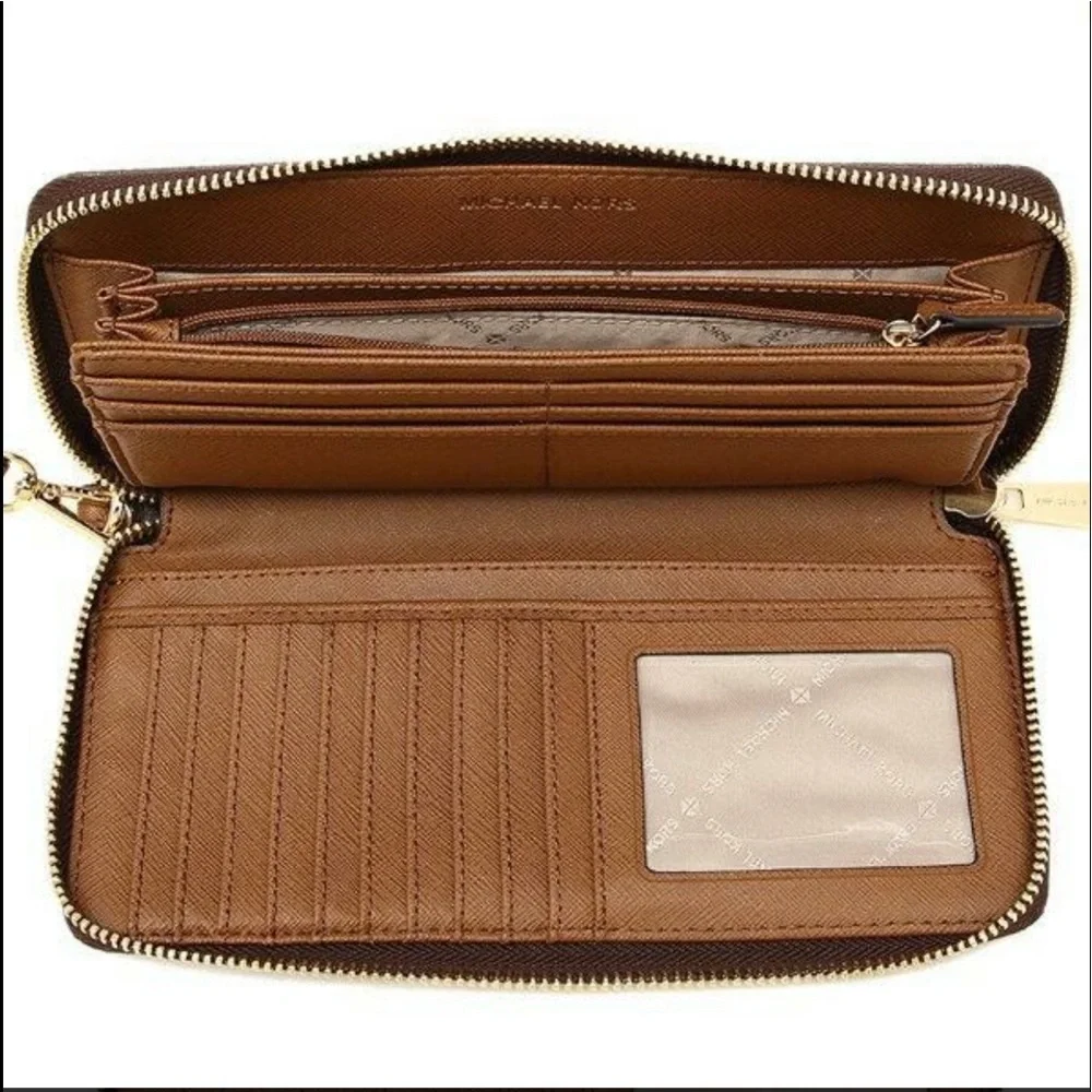 Michael Kors Jet Set Travel Large Travel CONTINENTAL Wristlet-Wallet Brown